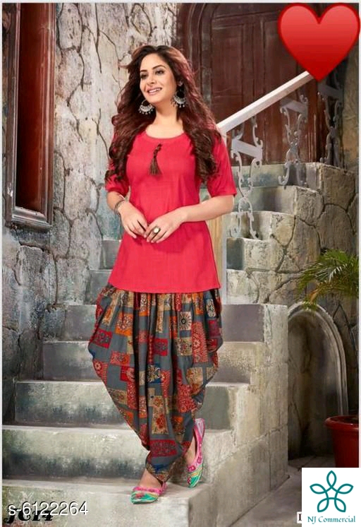 BANWERY COUPLE DREAM COMBO OF MENS KURTA WITH PAYJAMA AND LADIES KURTI WITH  PANTS - textiledeal.in